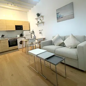 https://el-aljibe-de-botica.hotelsincadiz.net